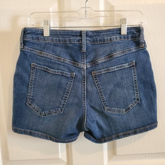 Banana Republic Curvy 4" Denim Short size 28/6 - Picture 2 of 3